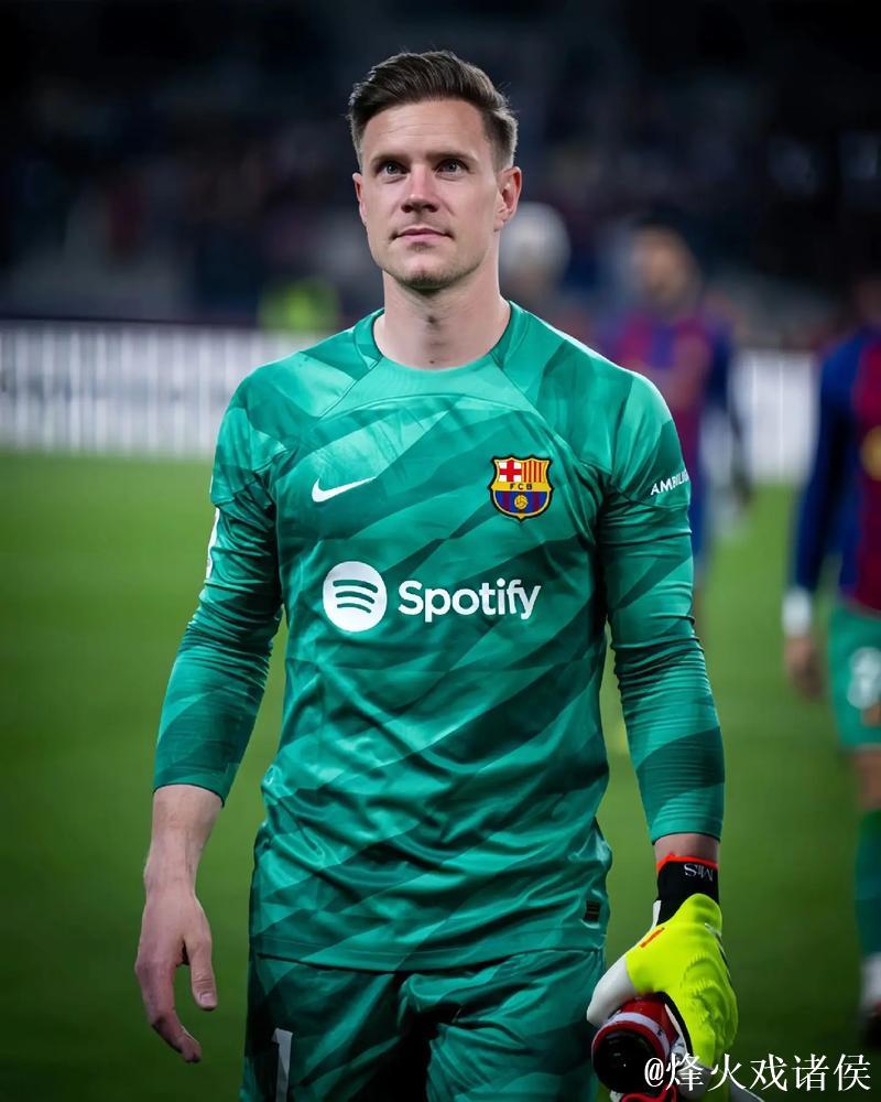 特尔施特根回到那片球场同一看台,不同身份 特尔施特根回到那片球场同一看台,不同身份