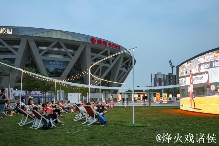 从红土到商圈 中网公司端午创新推广网球生活化 从红土到商圈 中网公司端午创新推广网球生活化